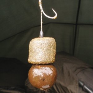 Halibut pelety s dírou