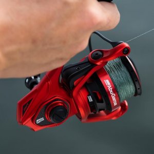 Naviják s přední brzdou Abu Garcia Revo 3 Rocket 3000