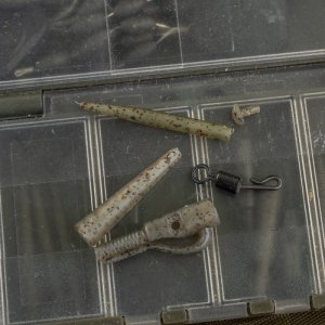 Outline FleckTone - Pinned Lead Clips