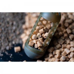 Bait Up Window Feeder